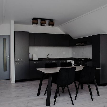 Ferienwohnung Pentgarden Penthouse Jacuzzi Târgu Jiu Exterior foto