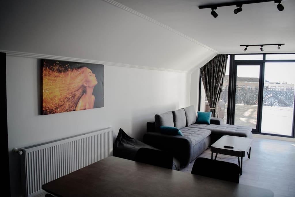 Ferienwohnung Pentgarden Penthouse Jacuzzi Târgu Jiu Exterior foto