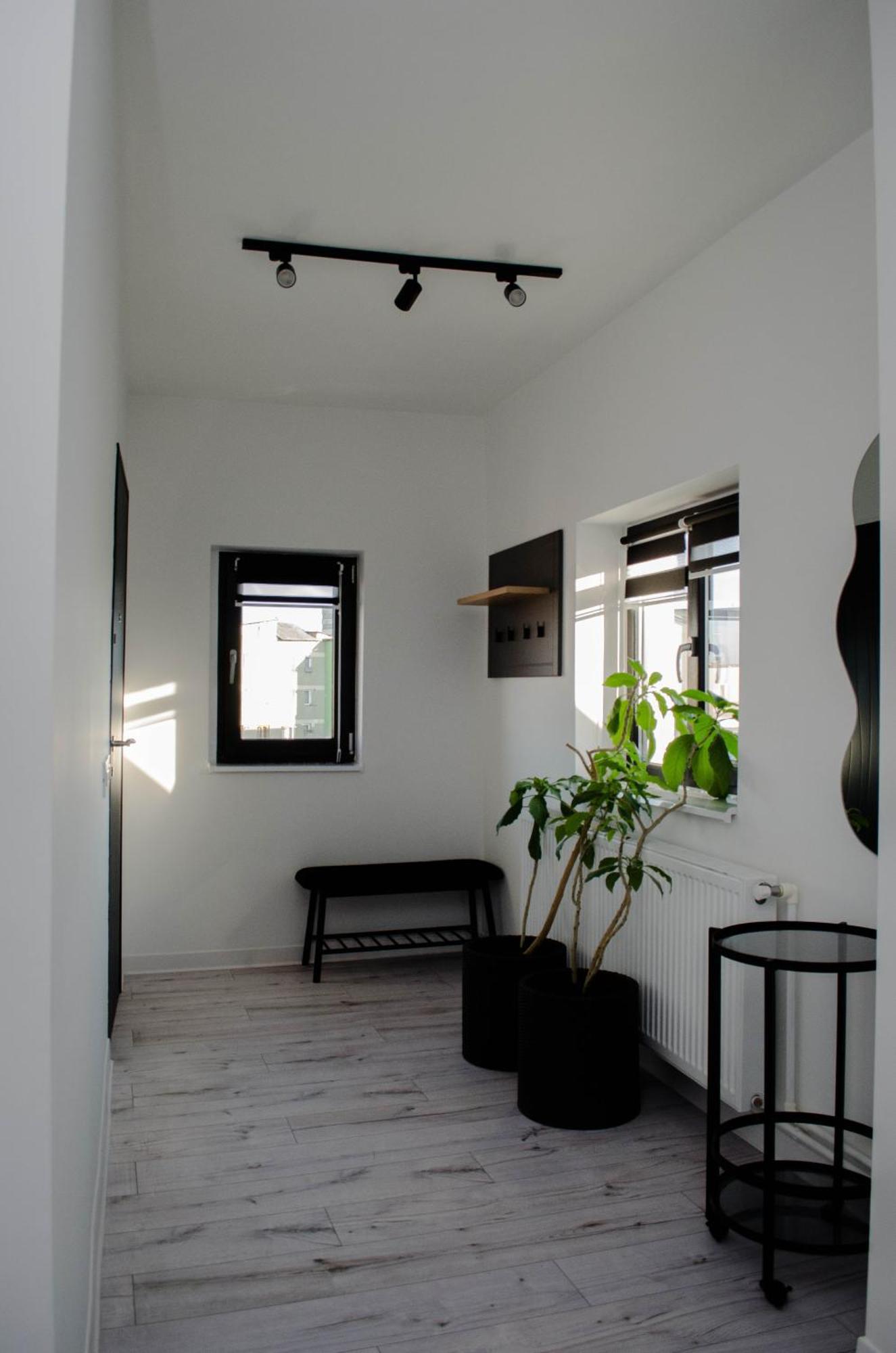 Ferienwohnung Pentgarden Penthouse Jacuzzi Târgu Jiu Exterior foto