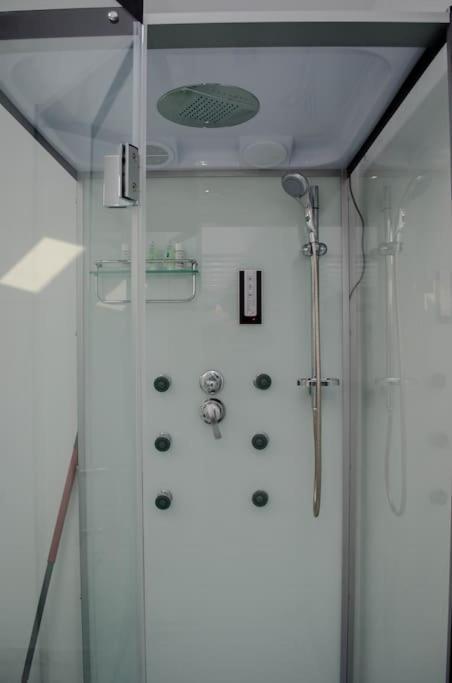 Ferienwohnung Pentgarden Penthouse Jacuzzi Târgu Jiu Exterior foto