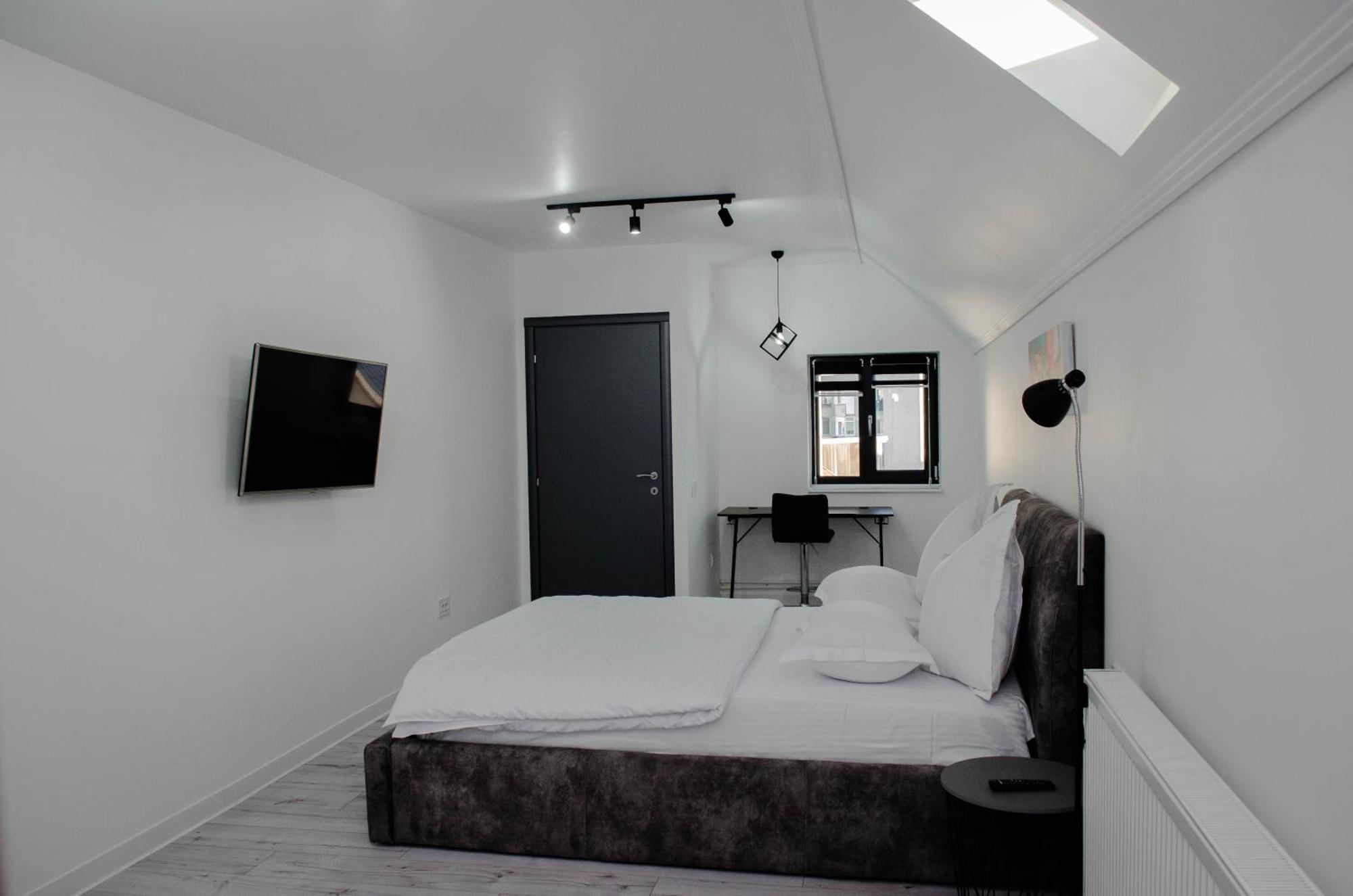 Ferienwohnung Pentgarden Penthouse Jacuzzi Târgu Jiu Exterior foto
