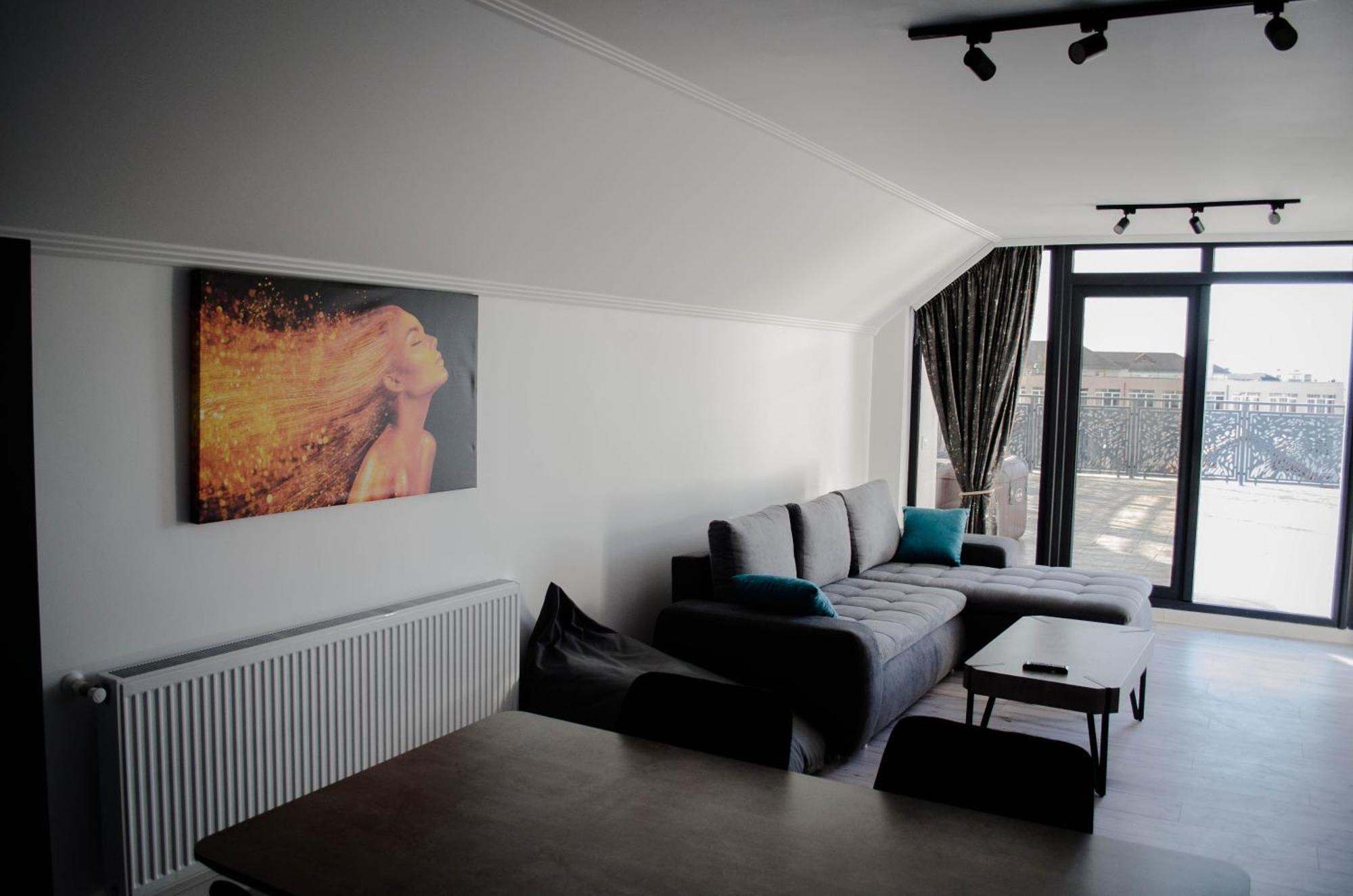 Ferienwohnung Pentgarden Penthouse Jacuzzi Târgu Jiu Exterior foto