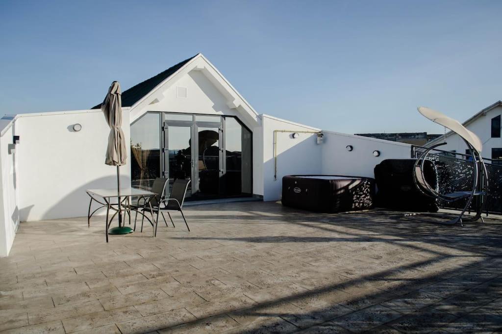 Ferienwohnung Pentgarden Penthouse Jacuzzi Târgu Jiu Exterior foto