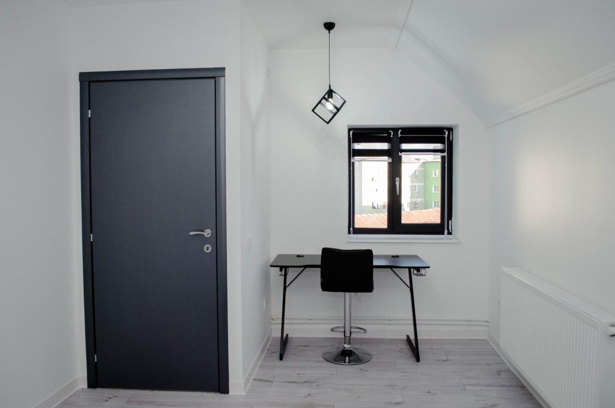 Ferienwohnung Pentgarden Penthouse Jacuzzi Târgu Jiu Exterior foto
