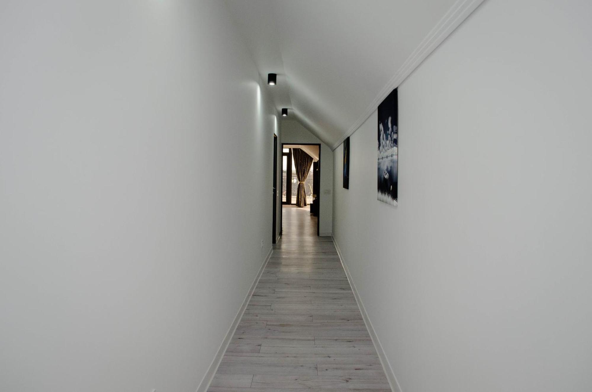 Ferienwohnung Pentgarden Penthouse Jacuzzi Târgu Jiu Exterior foto