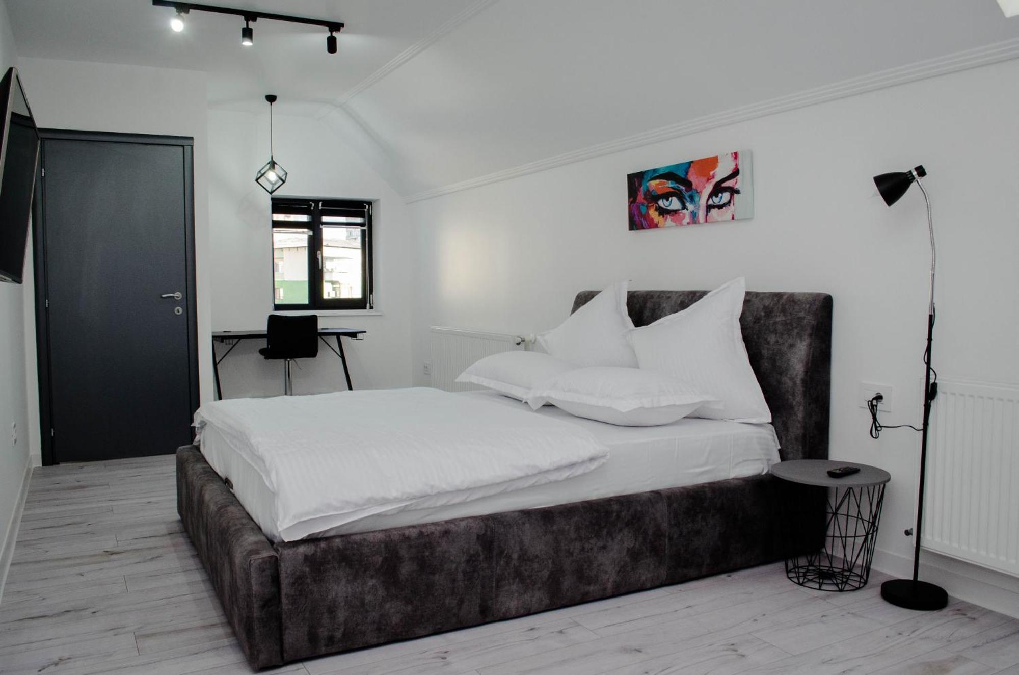 Ferienwohnung Pentgarden Penthouse Jacuzzi Târgu Jiu Exterior foto