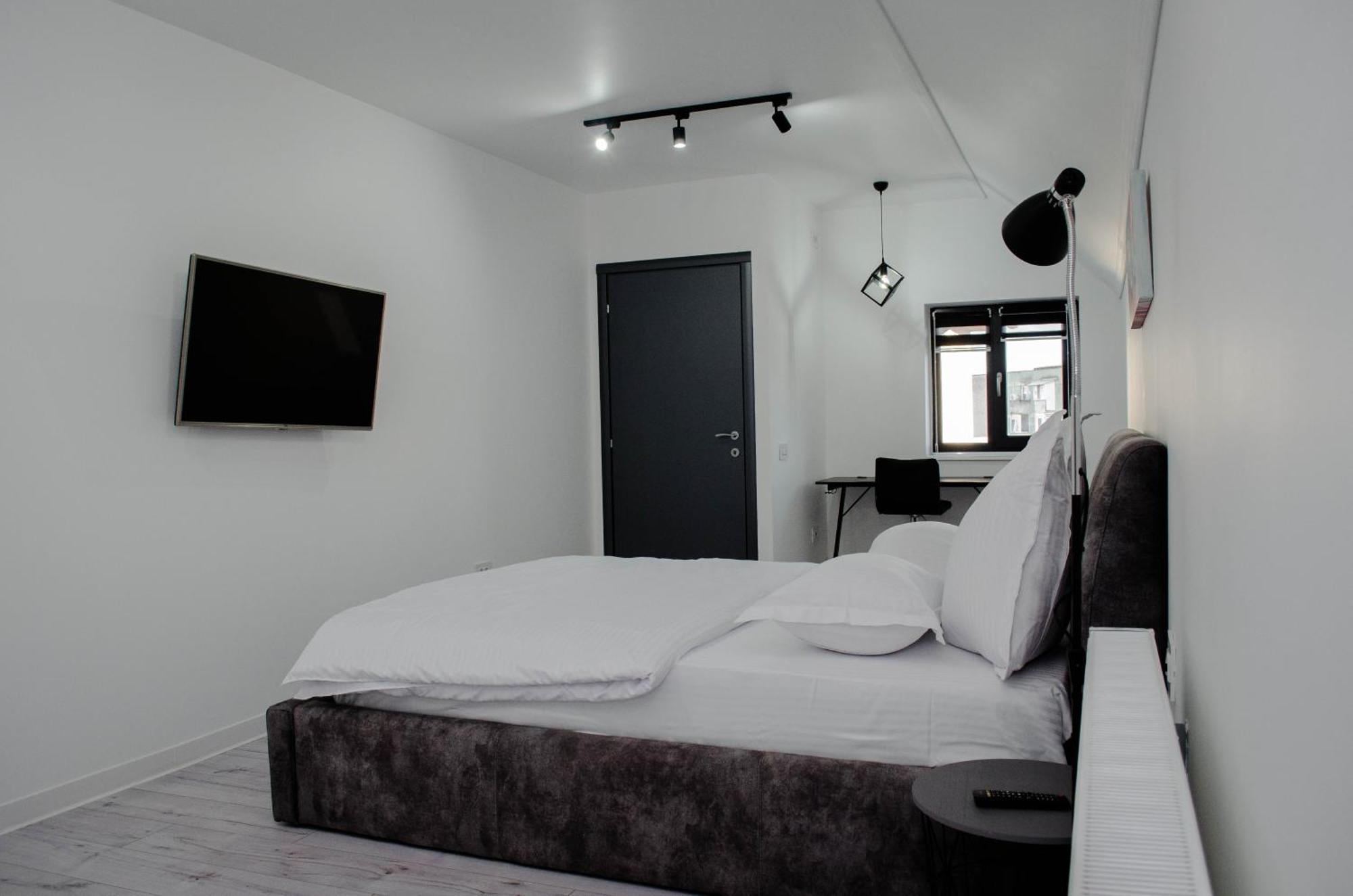 Ferienwohnung Pentgarden Penthouse Jacuzzi Târgu Jiu Exterior foto