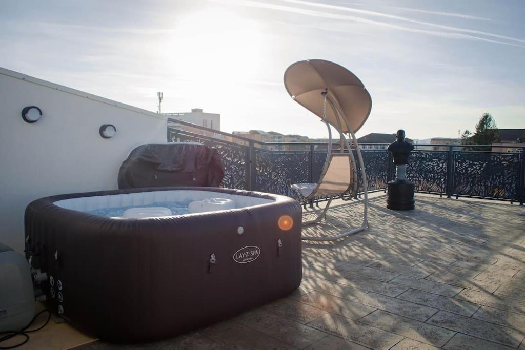 Ferienwohnung Pentgarden Penthouse Jacuzzi Târgu Jiu Exterior foto